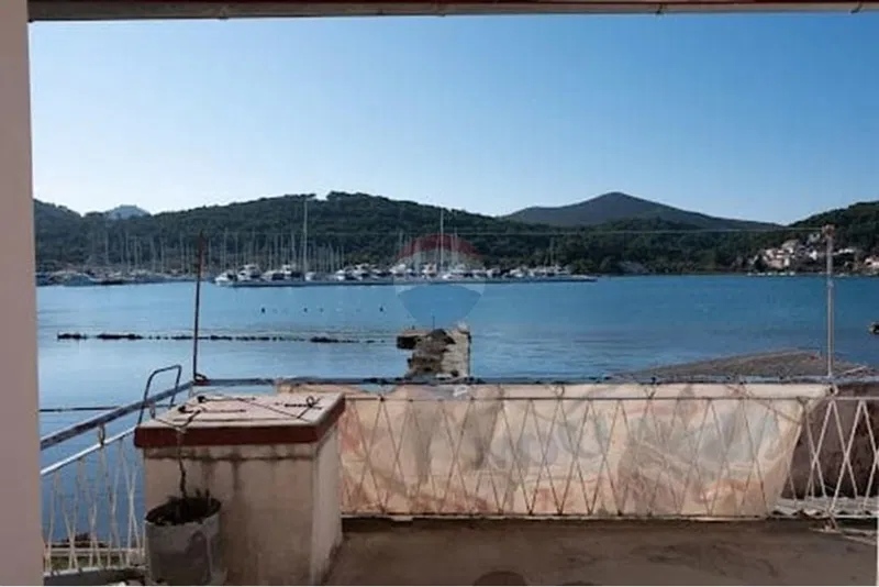 Hiša Sutomišćica, Preko, 170m2 – 2