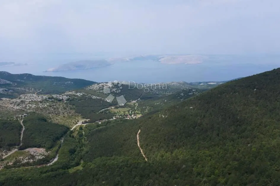 BAUGRUNDSTÜCK - ZWISCHEN DEM MEER UND DEM NATIONALPARK VELEBIT