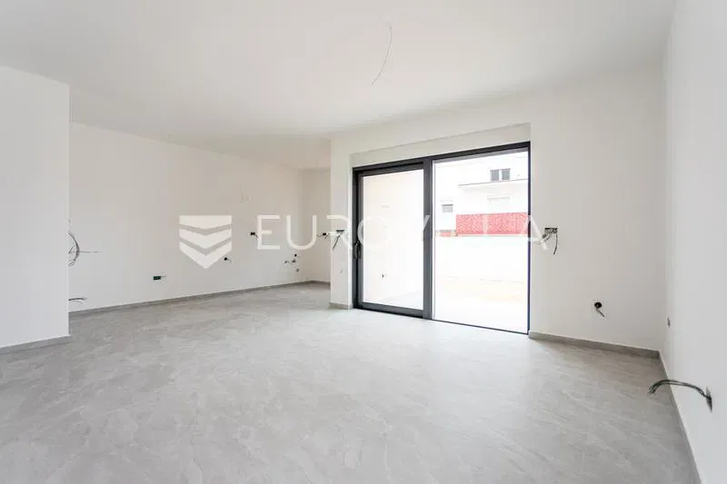 Vodice, a spacious, two-level two-bedroom apartment, 115,56 m² – 2