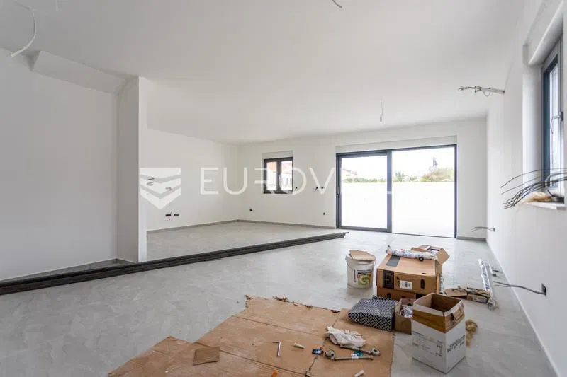 Vodice, a spacious, two-level three-bedroom apartment, 172.73 m² – 3