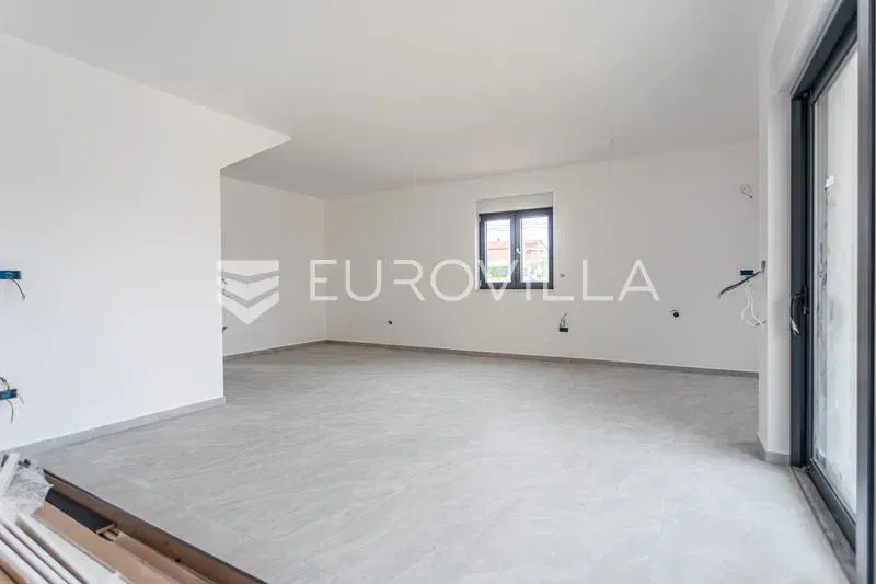 Vodice, a spacious, two-level three-bedroom apartment, 125,82 m² – 3