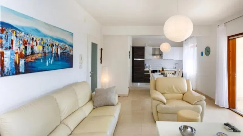 DETACHED HOUSE WITH 3 APARTMENTS WITH THREE BEDROOMS! PANORAMIC SEA VIEW! CLOSE TO THE BEACH! – 2