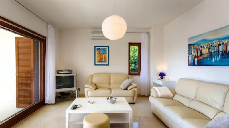 DETACHED HOUSE WITH 3 APARTMENTS WITH THREE BEDROOMS! PANORAMIC SEA VIEW! CLOSE TO THE BEACH! – 3