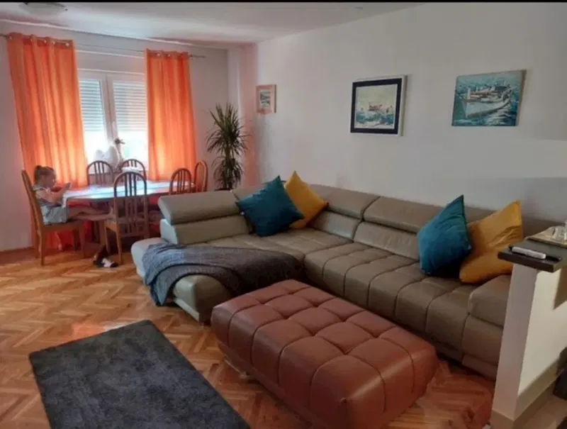 NJIVICE! APPARTAMENTO CON UNA CAMERA AL SECONDO PIANO! – 3