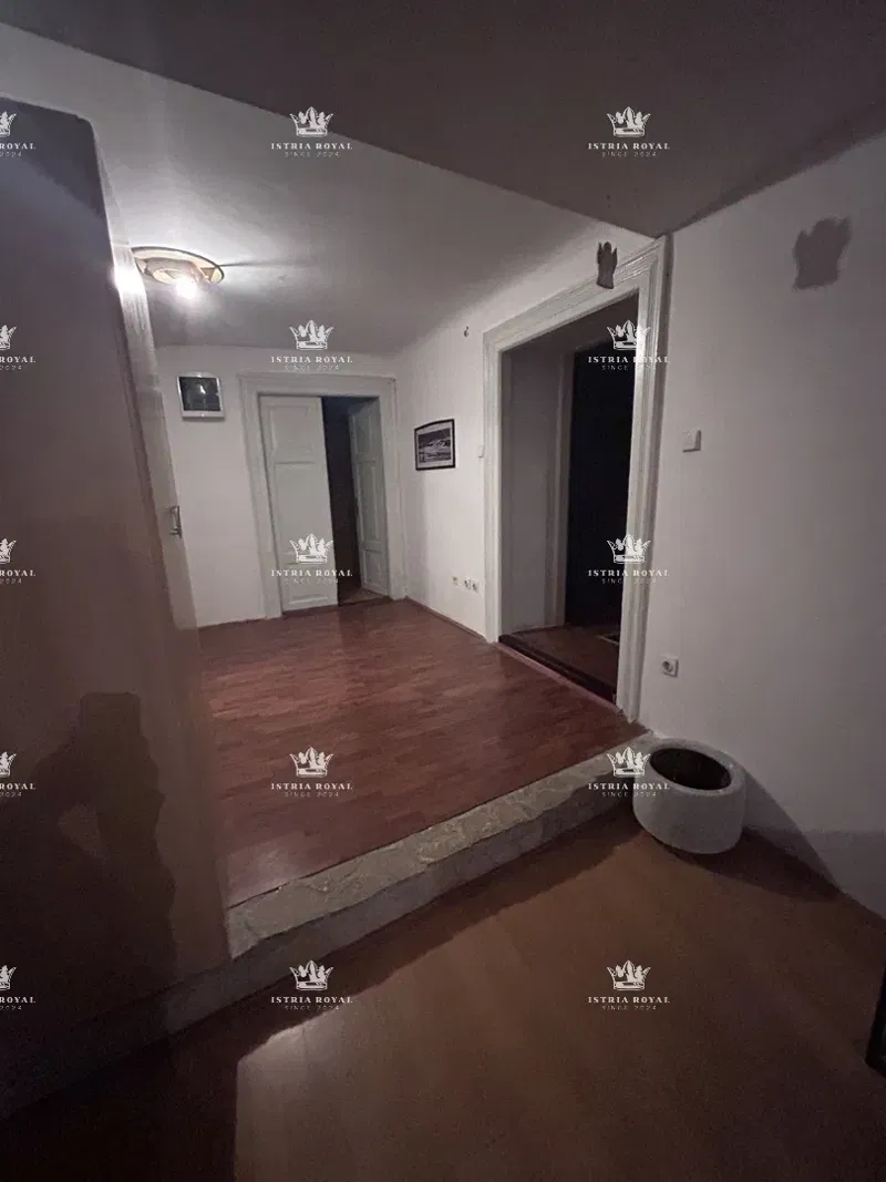 Istria, Buje, two apartments, 50 m2 + 100 m2, 4 bedrooms, two living rooms – 2