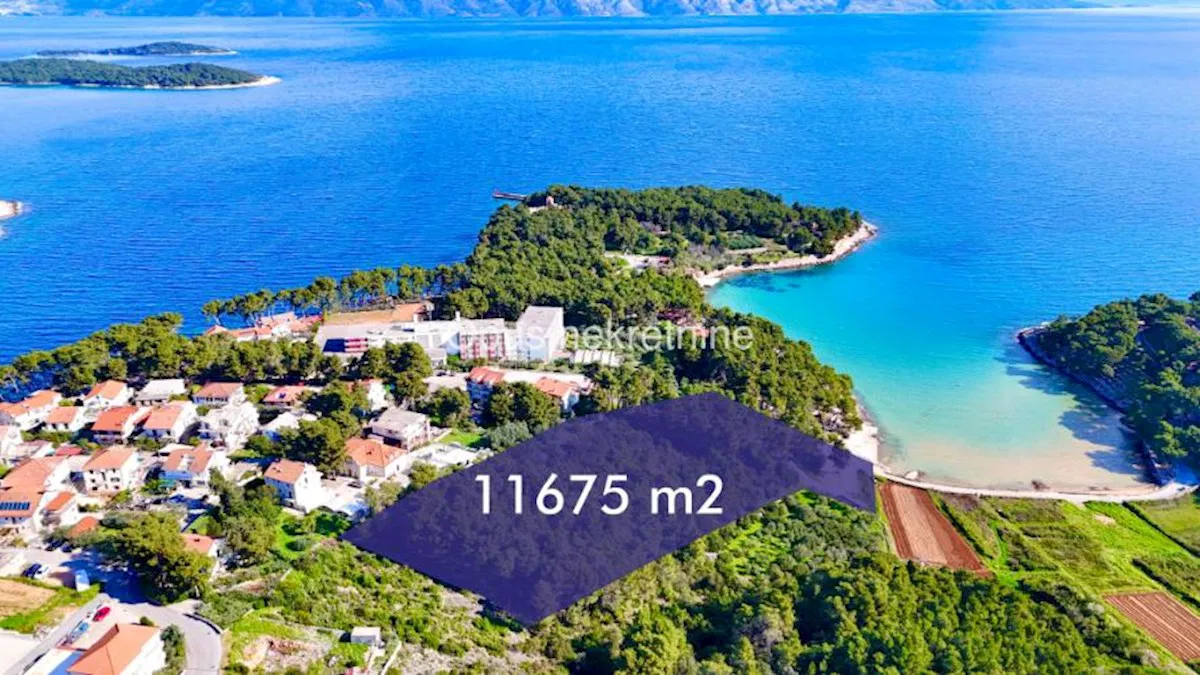 JELSA, OTOK HVAR - građevinsko zemljište 11675m2 s idejnim projektom i divnim pogledom na more (Video)
