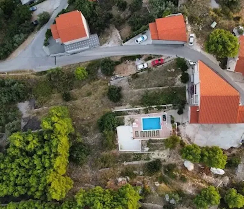 GRAĐEVINSKO ZEMLJIŠTE, OMIŠ