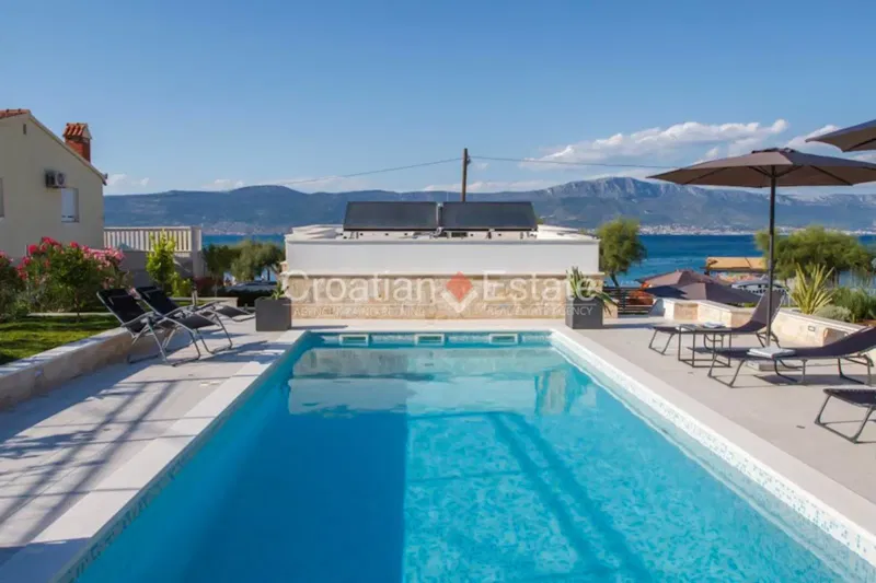 Two houses with pool, directly by sea, for sale – 2