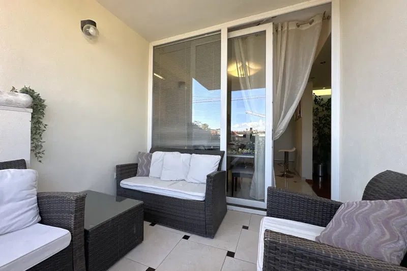 Spazioso appartamento con tre camere da letto in una zona attraente della città – 3