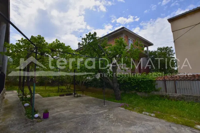 House with character – 6 rooms, 3 terraces, a huge garden and the sea within easy reach (100 m)! – 3