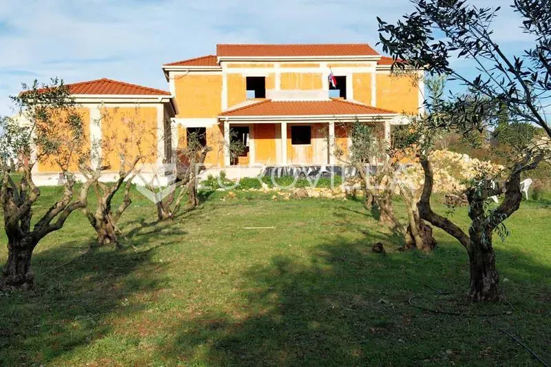Zadar, Poličnik, a house in the Rohbau phase in a great location – 2