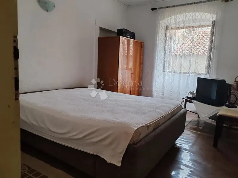 Каменный дом под реконструкцию, 10 м от моря – Новиград – 3