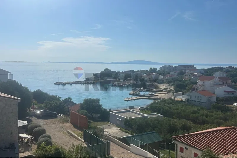 STAN U JAKIŠNICI - POGLED NA MORE – 2