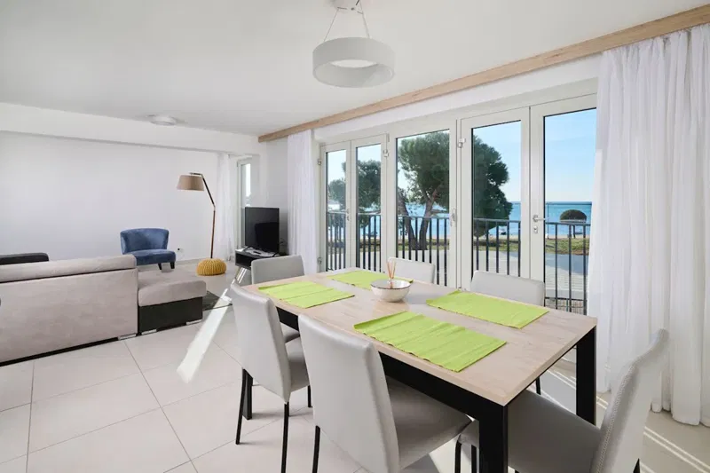 Immobili di lusso Istria, vendo appartamento prima fila dal mare, Umag-Umago – 3