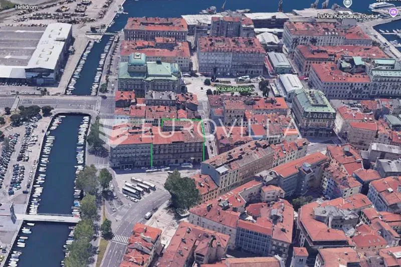 Rijeka, center, Jelačić Square, office building 3,180 m² – 2