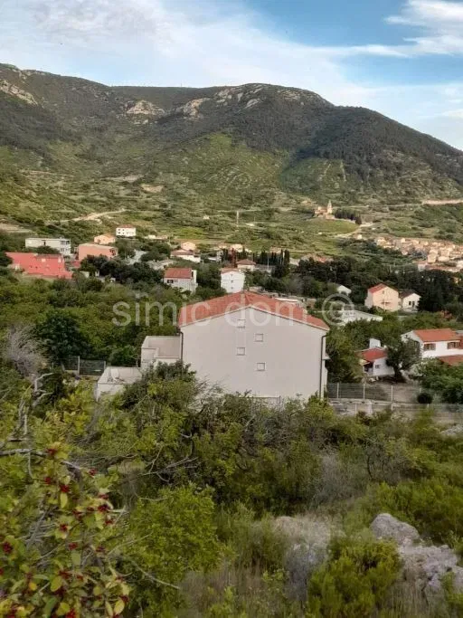 Telek Komiža – 2