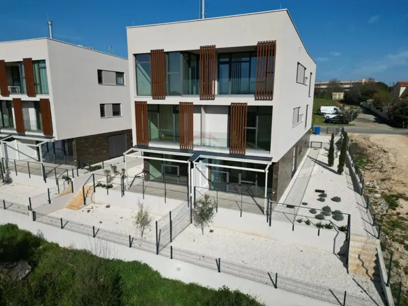 Two-level, two-bedroom apartment in Rovinj – 3