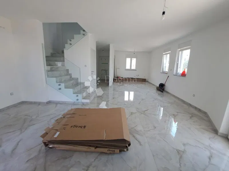 MODERN SEMI-DETACHED VILLA WITH POOL – 400 M FROM THE SEA – 2