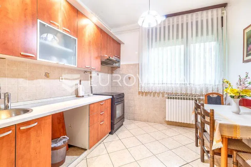 Zagreb, Prečko, a comfortable two-room apartment in a house, 40 m2 – 2