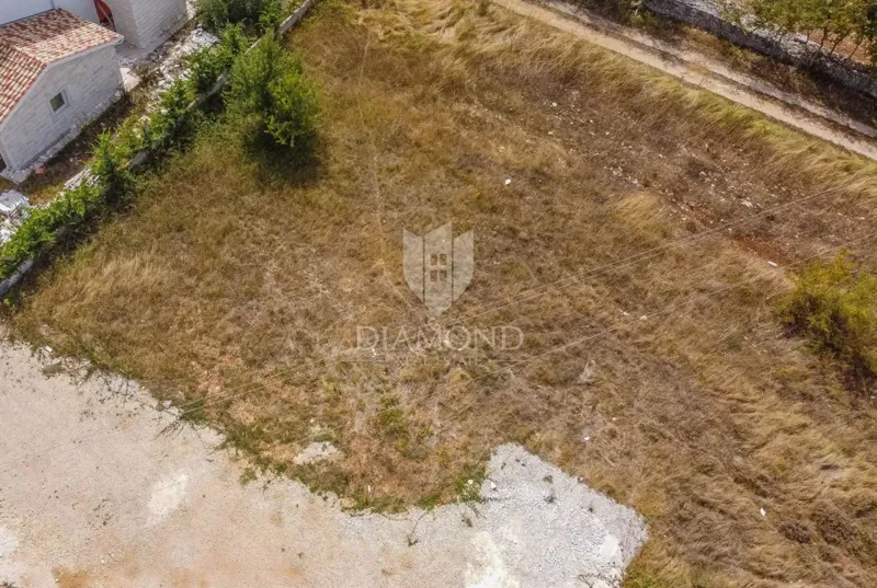 Dignano, interessante terreno edificabile in posizione tranquilla! – 2