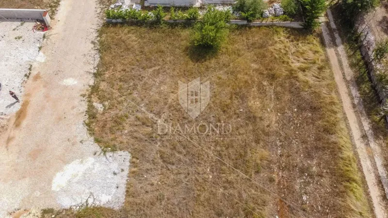 Dignano, interessante terreno edificabile in posizione tranquilla! – 3