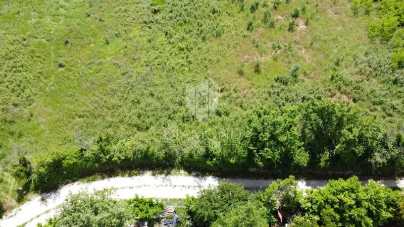 Poreč - Surroundings - Excellent Building Land 906 m² with Project and Permit – 2