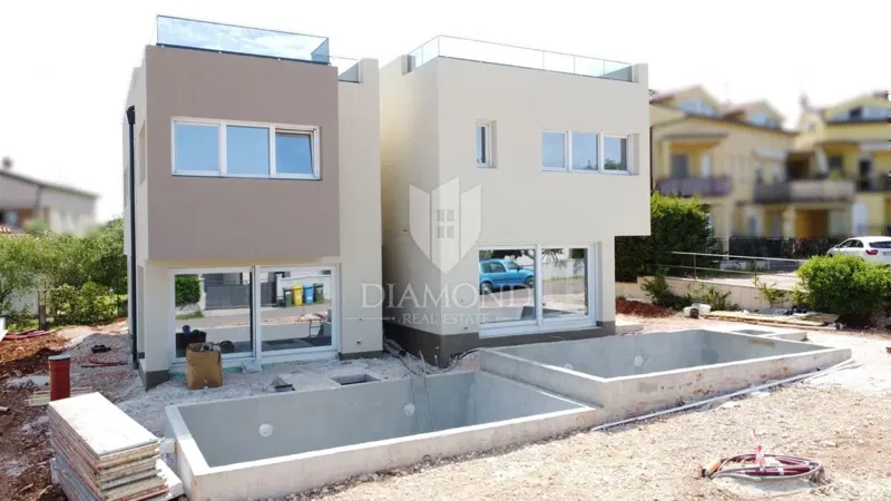 Poreč area, semi-detached house with rooftop terrace – sea view! – 3