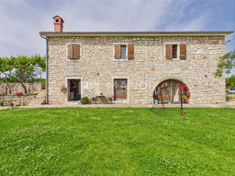 ISTRIA, KANFANAR – Authentic Istrian estate with large grounds – a blend of tradition and potential – 2