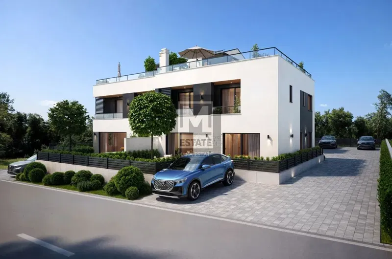 Poreč, surroundings, terraced house 2km from the sea! – 2