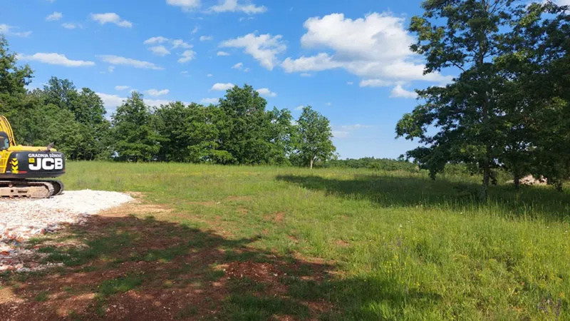 Z-655, Tinjan – surroundings (approx. 3 km): Building plot with additional agricultural land – 3