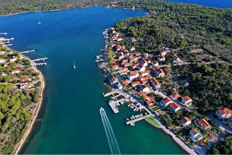 Zemljišče Veli Rat, Sali, 1.156m2 – 2