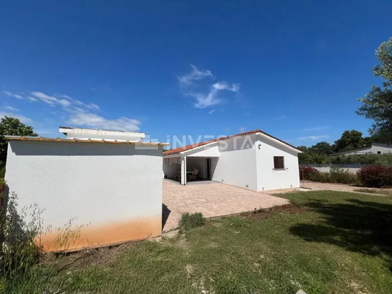 Pula, Šišan 3-room renovated ground-floor house, area 100 m² – 2