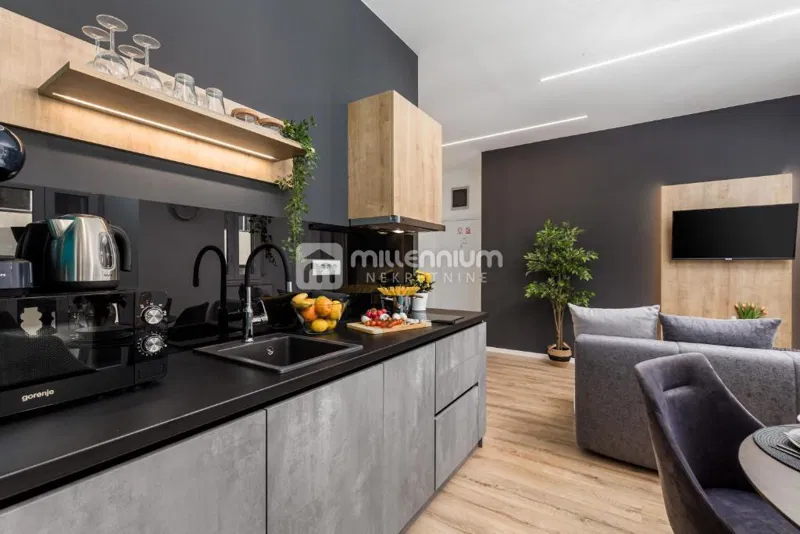 Rijeka, Centar, 136m2, 3 stambene jedinice s balkonima – 3