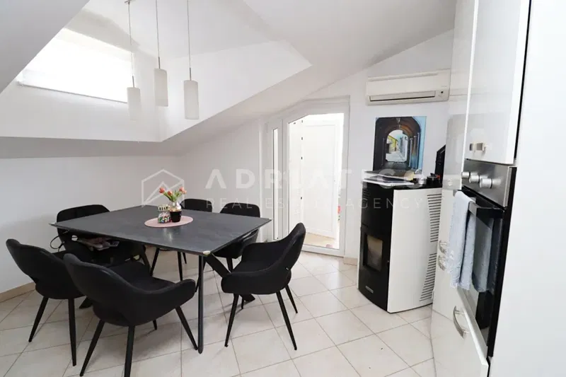 Rovinj, dintorni, appartamento bilocale e ampia terrazza – 2