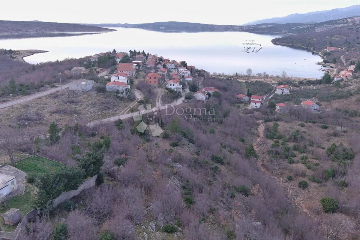 Stavební pozemek Kruševo, Obrovac, 855m2