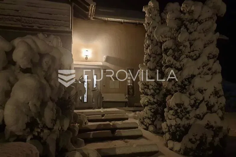 Ravna Gora, holiday home with a total area of 345 m² featuring a jacuzzi and a Finnish sauna. – 2