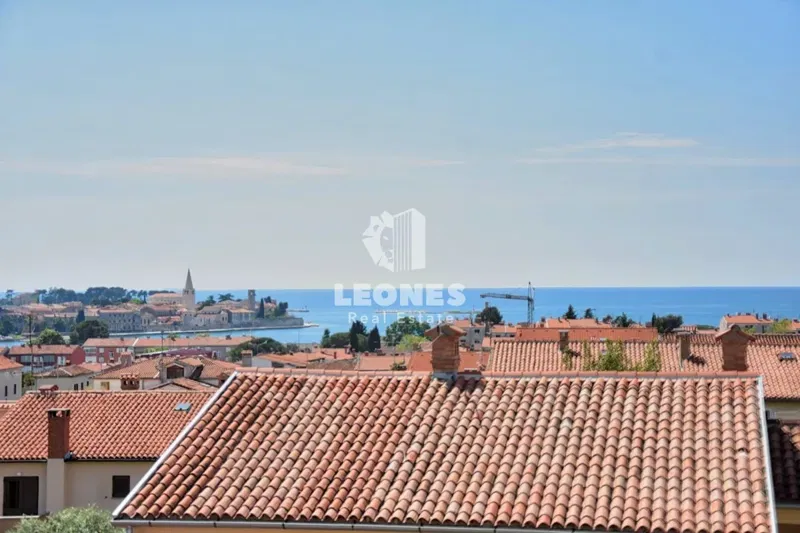 Exclusive apartment with garage and panoramic sea view in the center of Poreč – 2