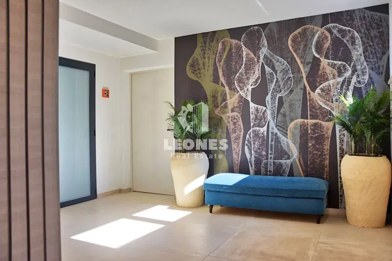 Exclusive apartment with garage and panoramic sea view in the center of Poreč – 3