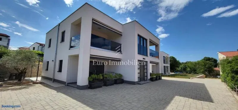 Detached house with 4 apartments - island Krk, Malinska – 2