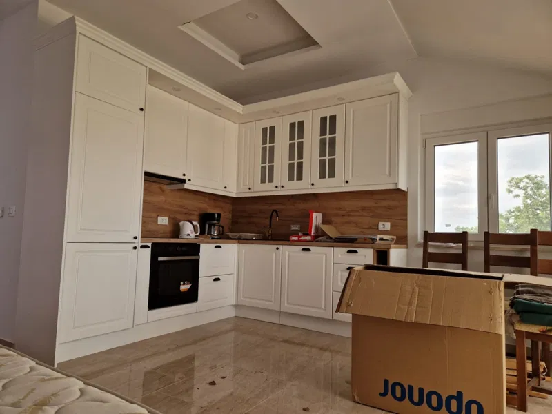 Novi namješteni apartman s panoramskim pogledom na more u Njivicama – 2