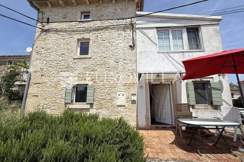 Istria, Valtura - renovated Istrian stone house 140 m², additional building, 450 m² garden – 2