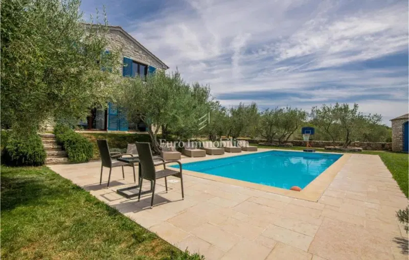 Villa mediterranea con piscina e vista mare – 3