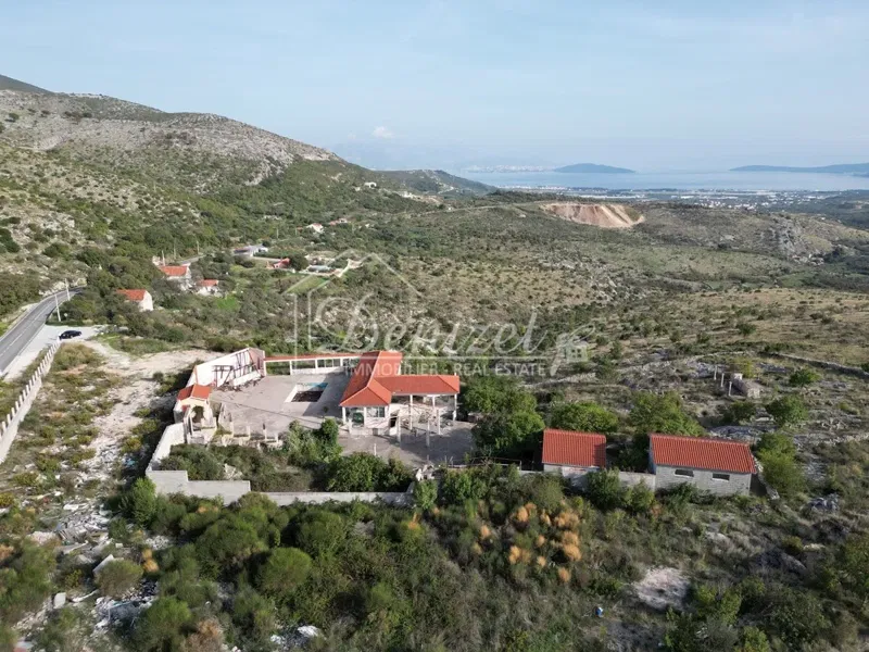Trogir, Plano, Building land of 9583 m2 with a commercial building – 3