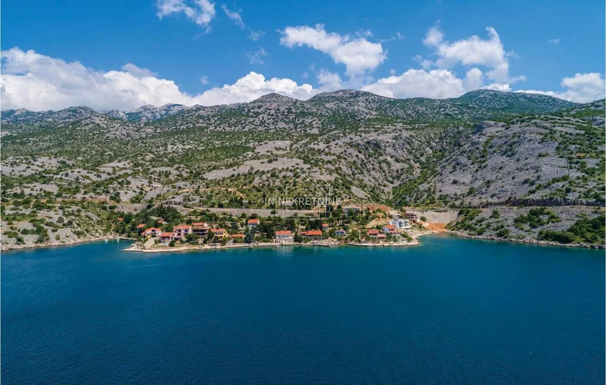 LUKOVO ŠUGARJE - Građevinsko zemljište 440 m², 20m od mora!