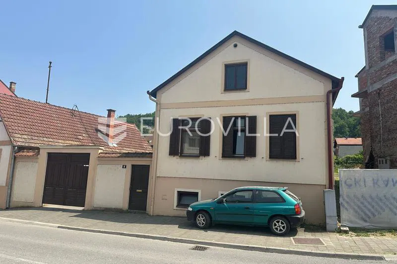 Požega, Centar, dvije stambene jedinice sa 3 stana i posl. prostorom