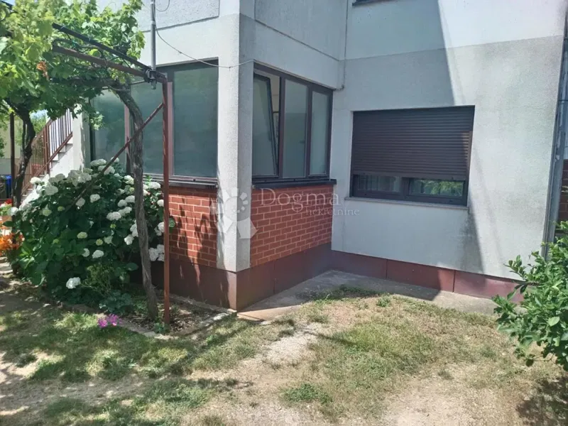 Opportunity! Apartment with garden and parking – 2