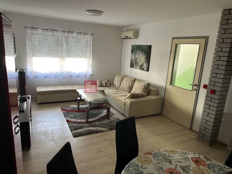 Casa Mali Pariz, Slavonski Brod, ULICA GENERALA PETRA STIPETIĆA, SLAVONSKI BROD., 90m2