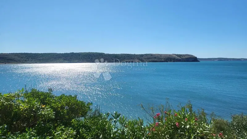 Rtina – first row to the sea, land with a house and olive grove – 2