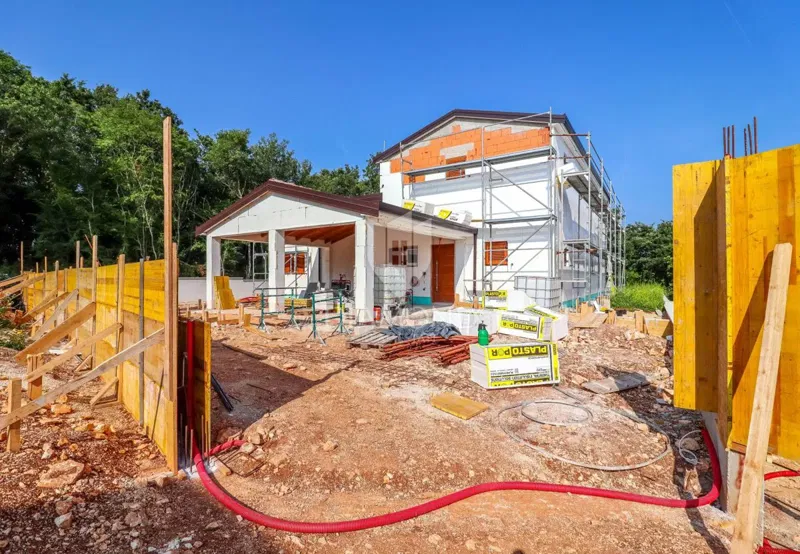 A new modern house with a swimming pool in the peace of nature near Rovinj – 3