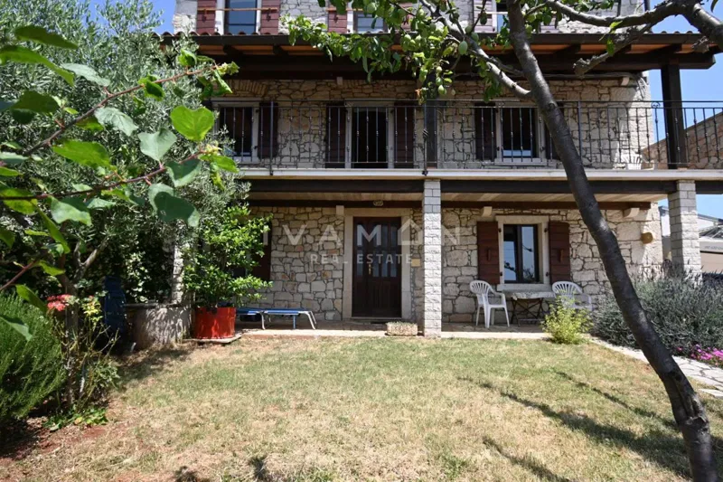 House with three apartments, pool, and sea view – 3